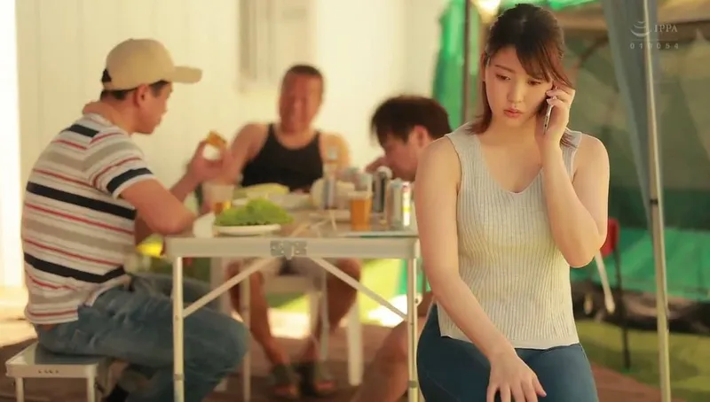 ông xã khờ để bà xã tham gia sự kiện cắm trại với mấy gã nhà đối diện và cái kết